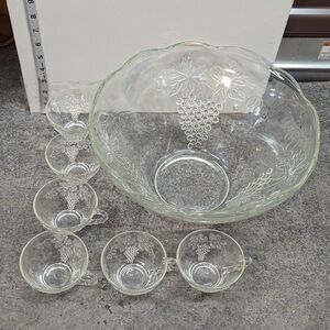 Vintage Anchor Hocking Pressed Glass Harvest Raised Grapes Punch Bowl 6 Cups